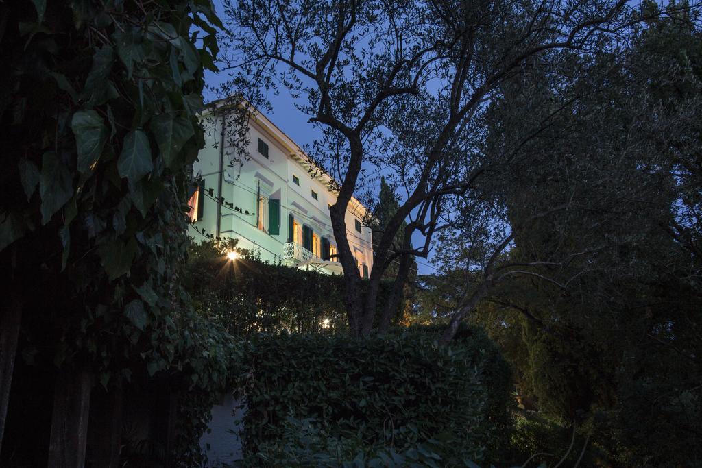Villa Alta - Residenza D'Epoca Con Piscina 圣朱利亚诺-泰尔梅 外观 照片